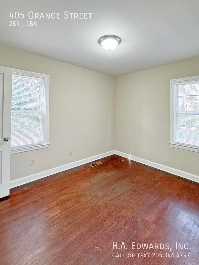 Building Photo - 405 Orange St