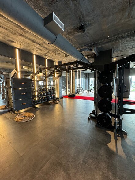 Building Photo - 70 NW 28th St