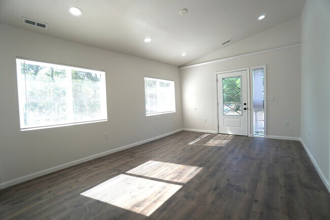Building Photo - 5801 Juniper Ave
