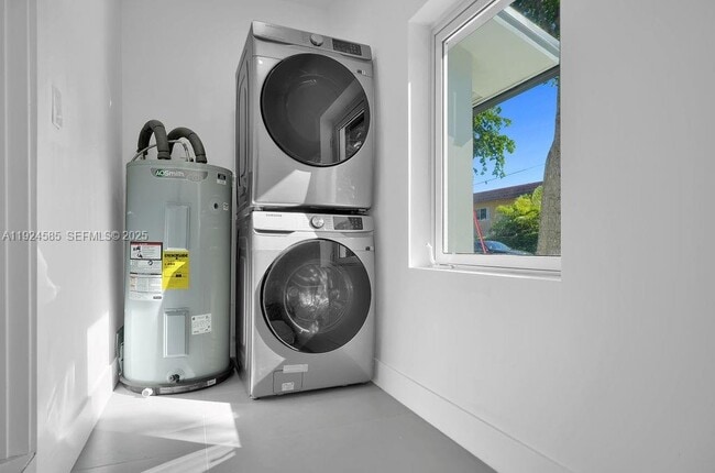 Building Photo - 117 NE 20th St