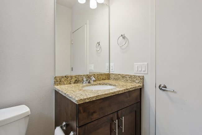 Building Photo - 2265 Glenarm Pl