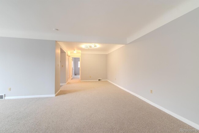 Building Photo - 487 N Eton St