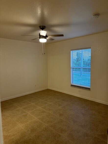 Building Photo - 10413 Kidron Ave