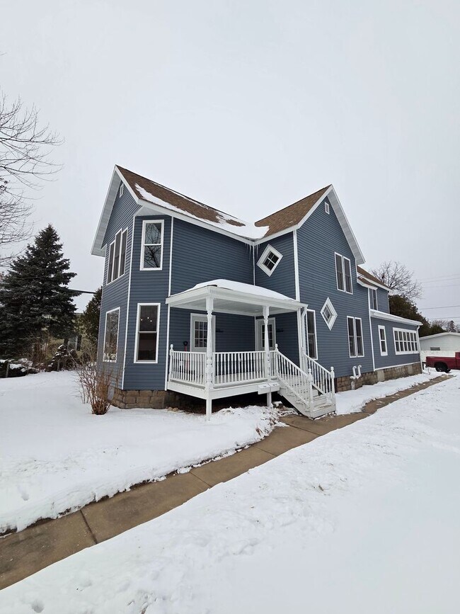 Building Photo - 2904 Parkridge Ave