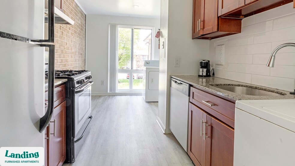 Building Photo - 6220 Springhill Dr