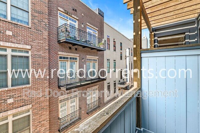 Building Photo - 222 N East St