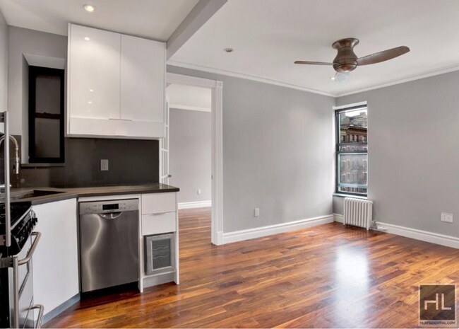 Building Photo - 1590 Lexington Ave