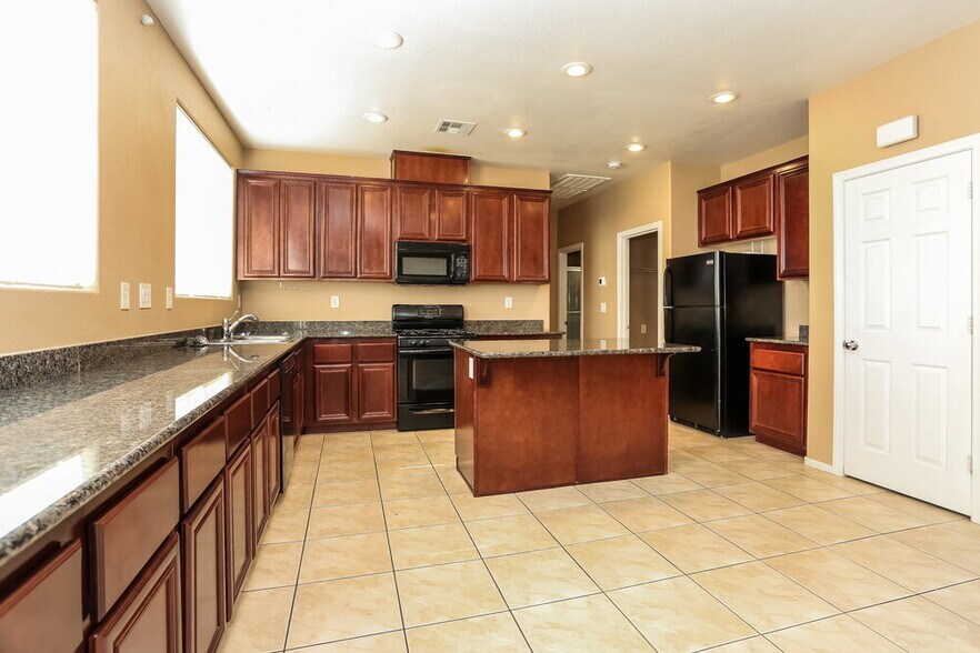 Building Photo - 3541 Kagan Ct