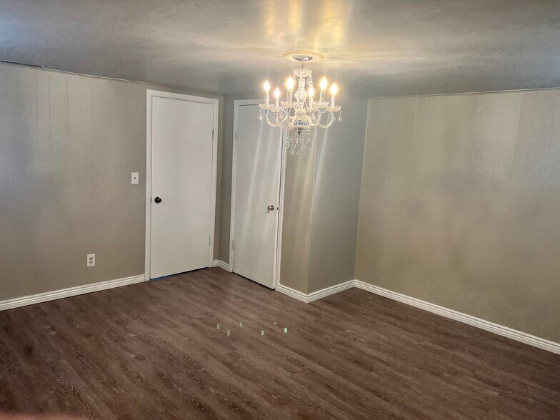 Main bedroom other angle - 510 E King St