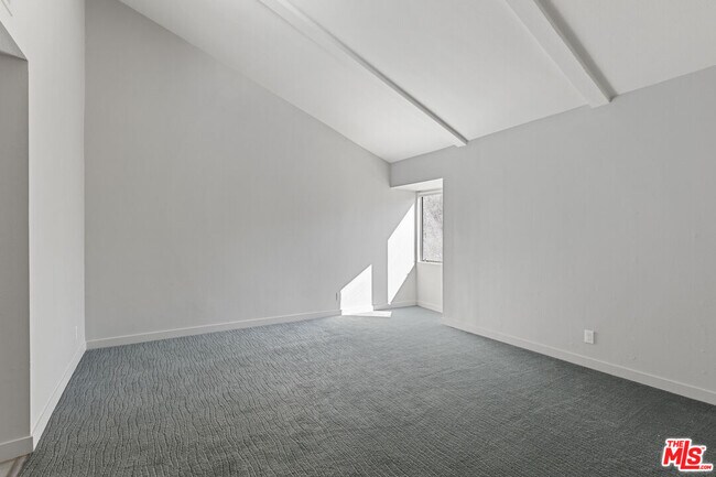 Building Photo - 1044 20th St