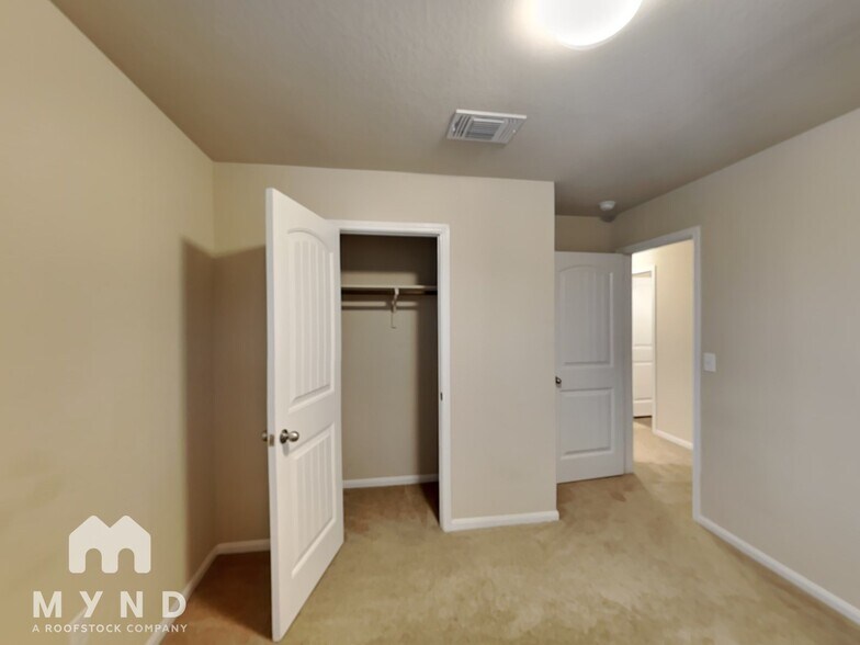 Building Photo - 12213 Waterford Run Way