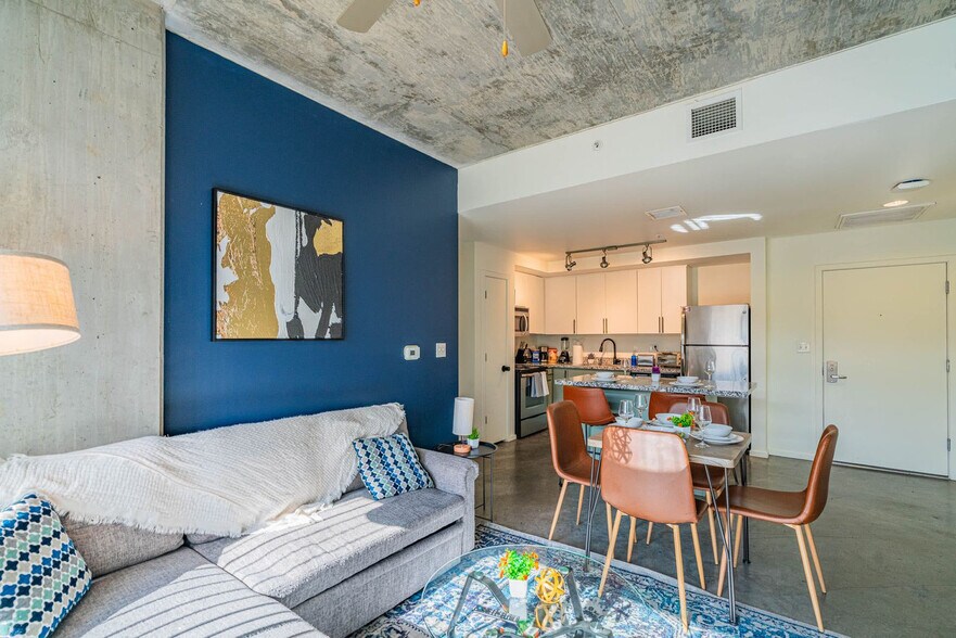 Building Photo - 811 N 3rd St