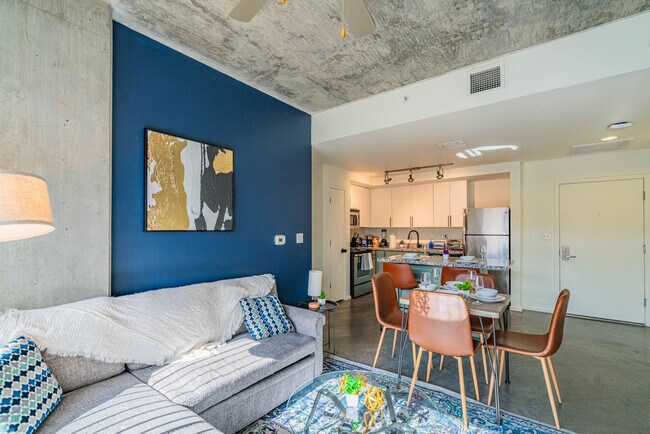 Building Photo - 333 E Roosevelt St