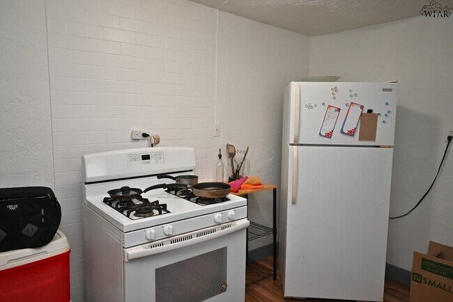 Building Photo - 1714 7th St