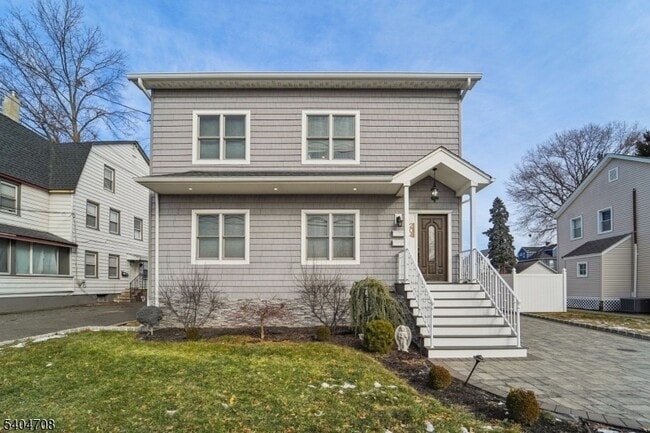 Building Photo - 204 Harrison St