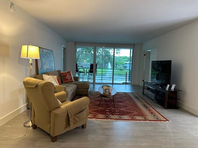 Building Photo - 3611 Oaks Clubhouse Dr