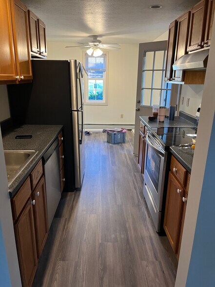 Building Photo - 12 Bow St