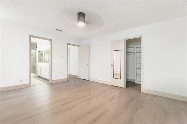 Building Photo - 210 Oak Forest Trail