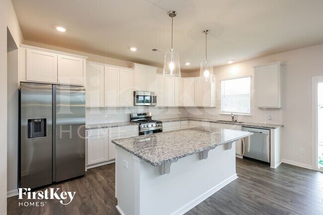 Building Photo - 510 Hillpark Ln