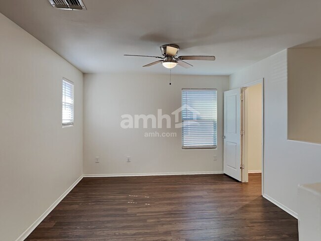 Building Photo - 683 N Nestled Hummingbird Ln E