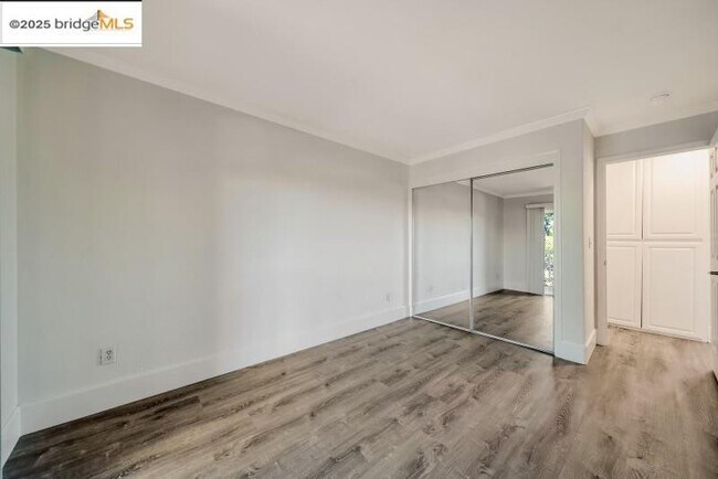 Building Photo - 905 Lido Cir