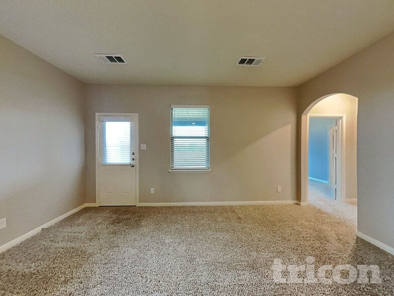 Building Photo - 125 Bush Dr