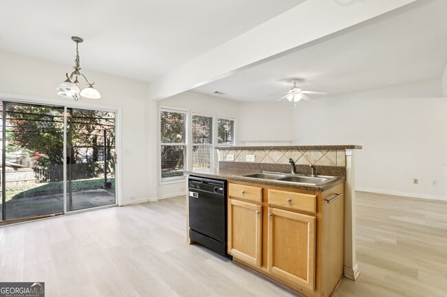 Building Photo - 5940 Bentley Way