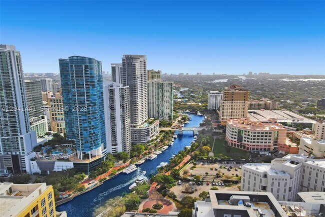 Building Photo - 333 Las Olas Way