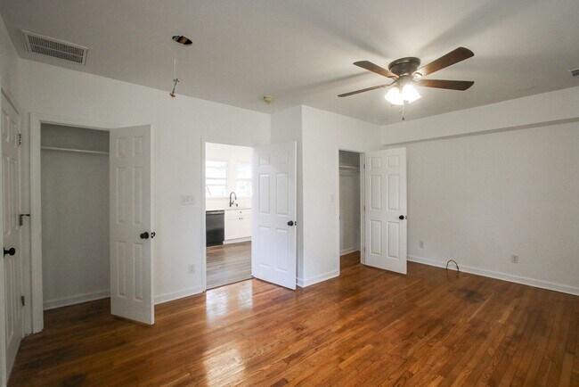 Building Photo - Spacious 4 Bedroom, 2.5 Bath Home in Savan...