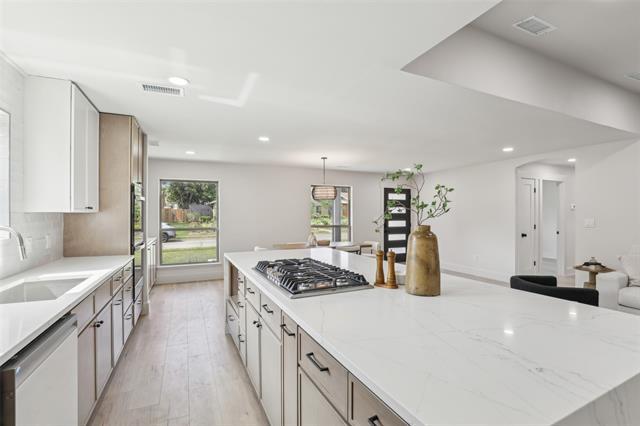 Building Photo - 12540 High Meadow Dr
