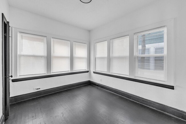 Building Photo - 3058 E 116th St