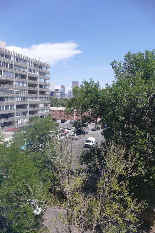 Building Photo - 789 N Clarkson St