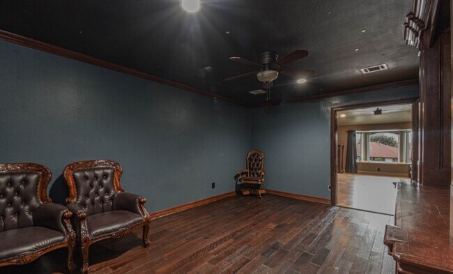 Building Photo - 10126 Rosbrook Dr