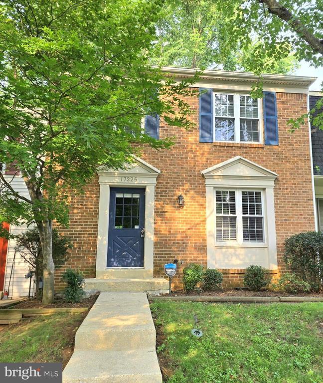 Building Photo - 17325 Sandy Knoll Dr