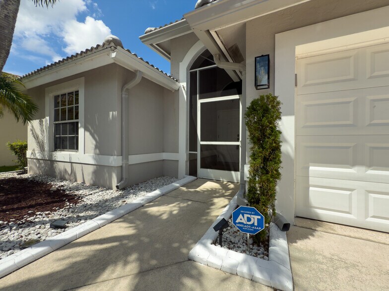 Building Photo - 12204 Sunset Point Cir