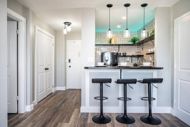 Building Photo - 215 Piedmont Ave NE