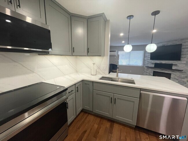 Building Photo - 31 Willow Springs