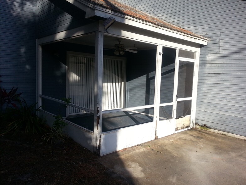 Wonderful Screened in Porch - 13 Empress Ln