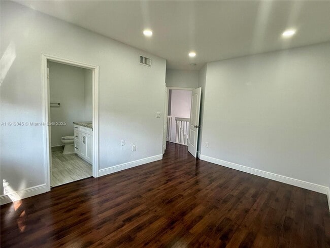 Building Photo - 922 NW 134th Ave