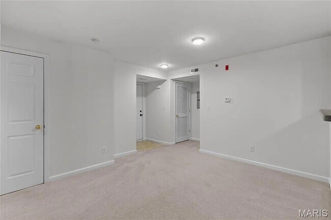 Building Photo - 10200 Spring Creek Ln