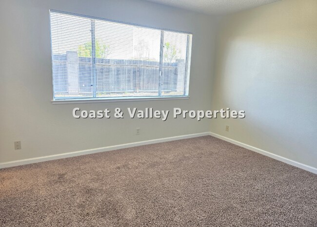 Building Photo - Salinas Home for RENT!!!