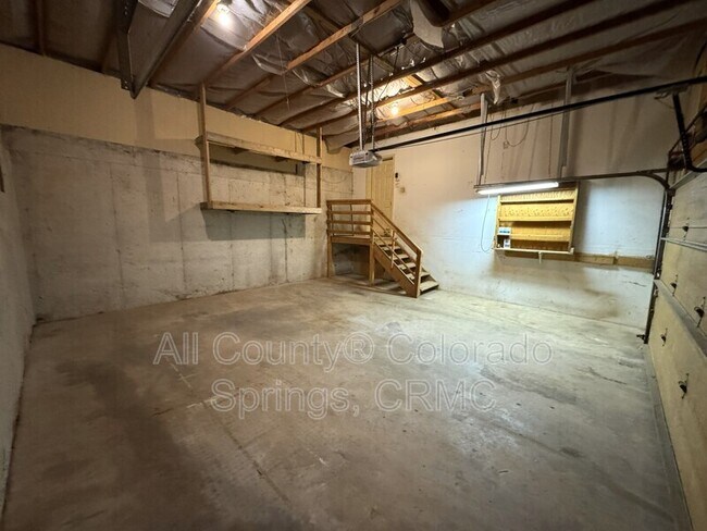 Building Photo - 380 Ponderosa Ln