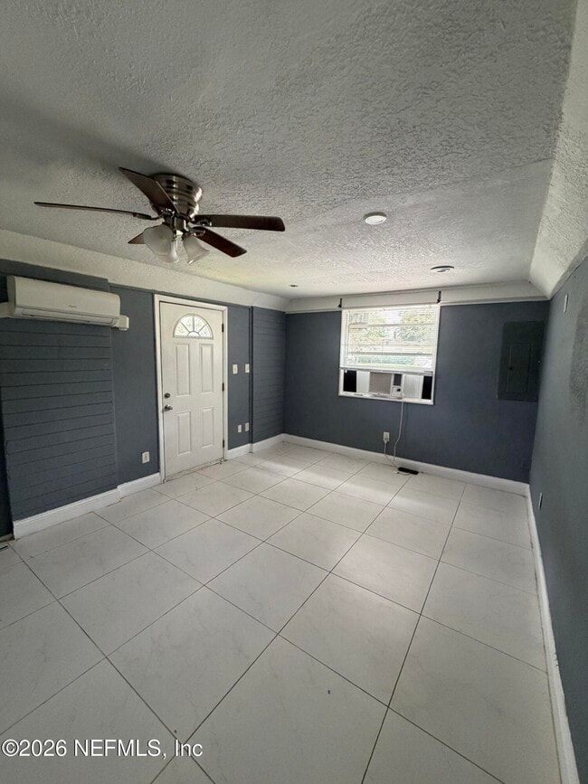 Building Photo - 5415 Lori Dr S
