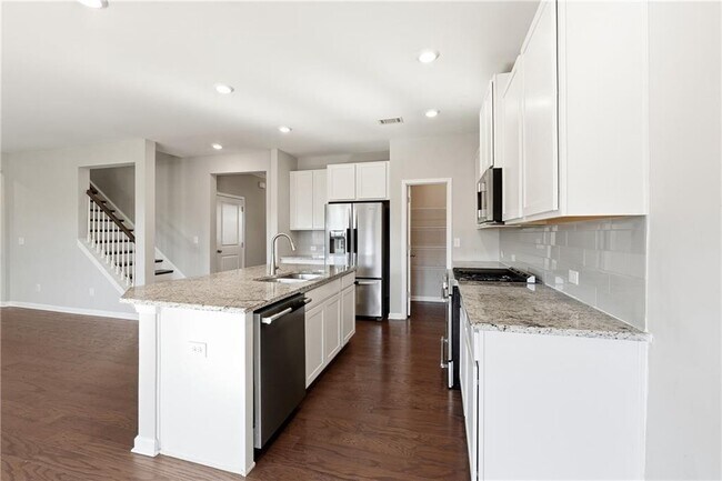 Building Photo - 156 Round Pond Dr