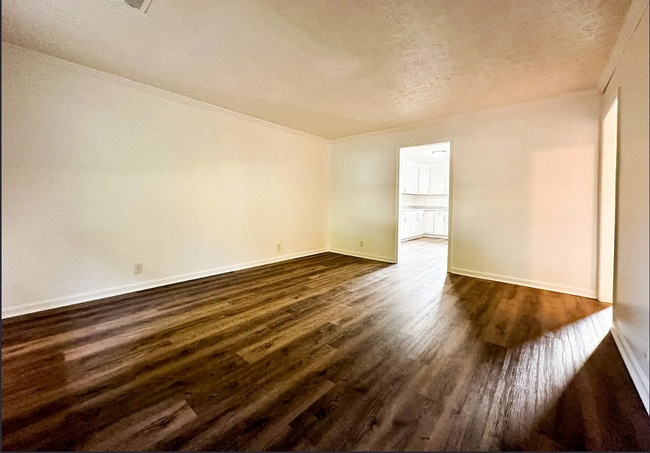 Building Photo - 2725 Blackman Rd