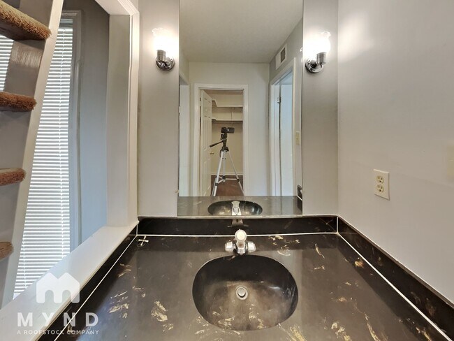 Building Photo - 169 Mysen Cir