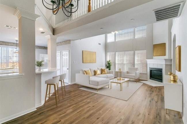 Building Photo - 511 Poplar Ln