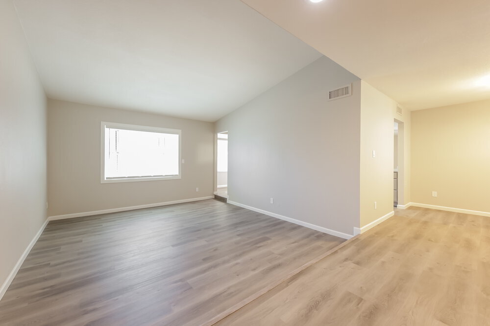 Building Photo - 3945 W Meadow Dr