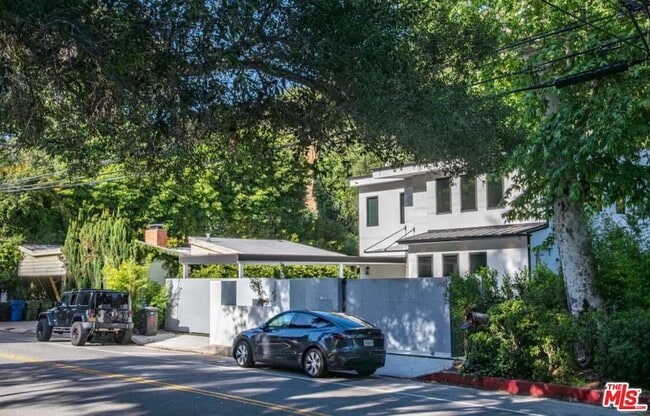 Building Photo - 1734 N Beverly Glen Blvd