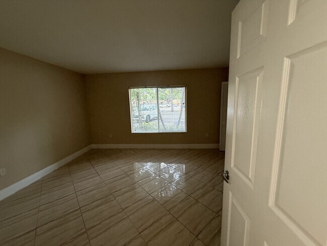Building Photo - 2485 NW 33rd St